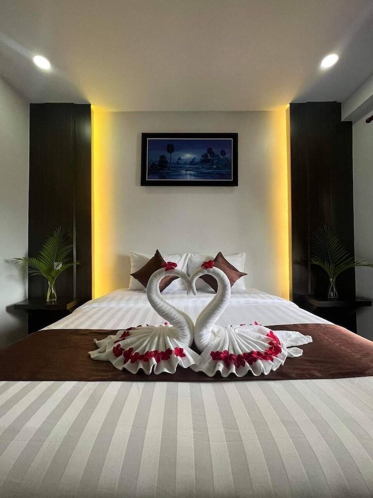 The moon kampot boutique 2