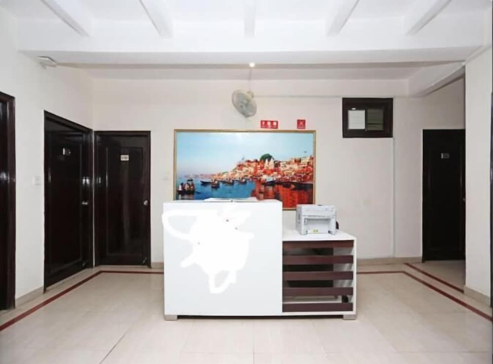 Hotel Sahu Near Kashi Vishwanath Temple Gate 2