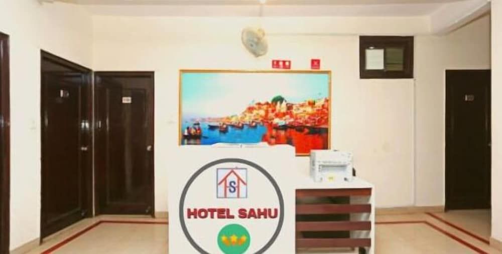 Hotel Sahu Near Kashi Vishwanath Temple Gate 3