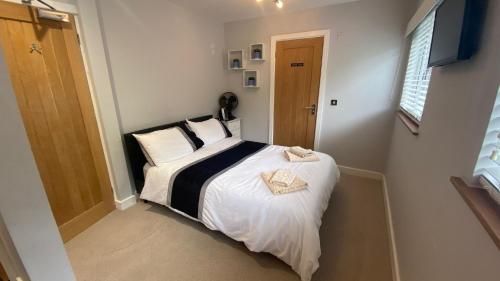 Deepcut Lodge Bed & Breakfast Self Service 3