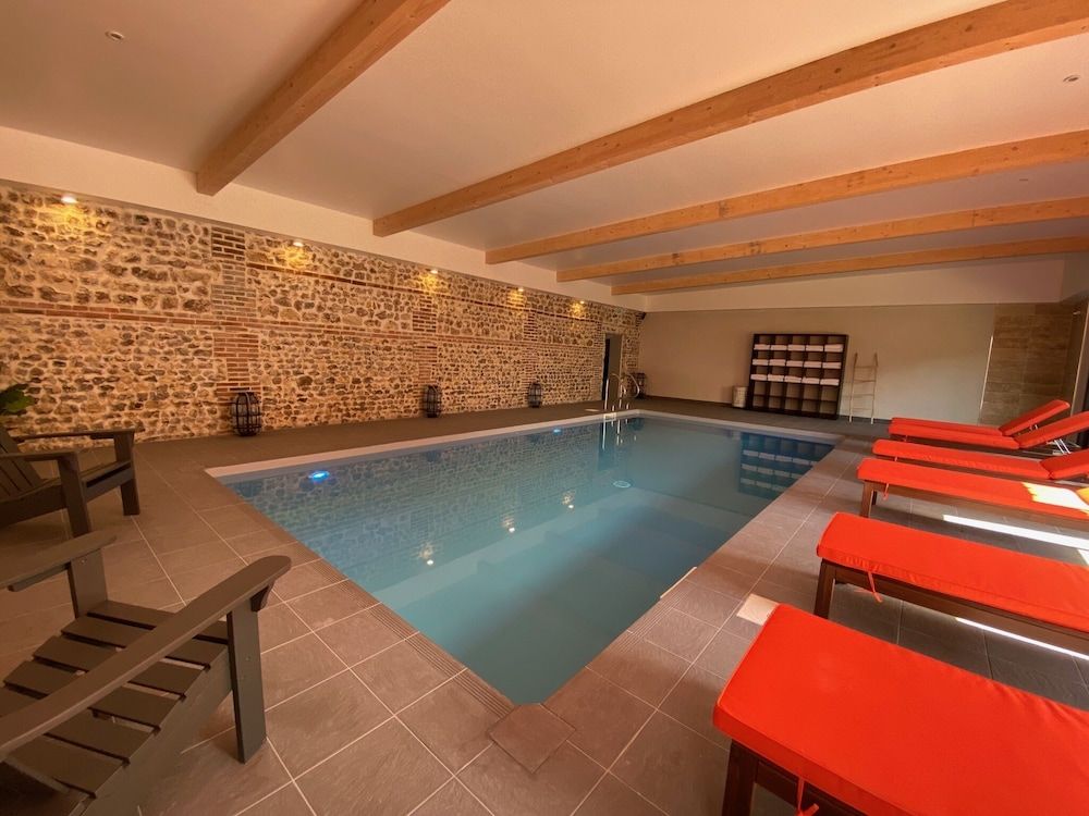 Hotel SPA Piscine le Petit Castel 3 estrelas em Beuzeville