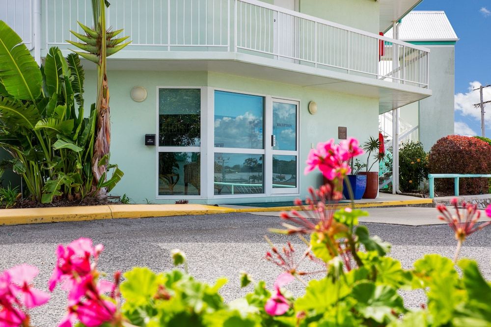 Reef Adventureland Motel 2