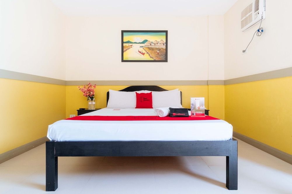 RedDoorz Premium @ Gabinete Road Palawan 3