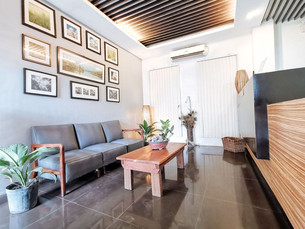 RedDoorz near Trade School Gensan 2