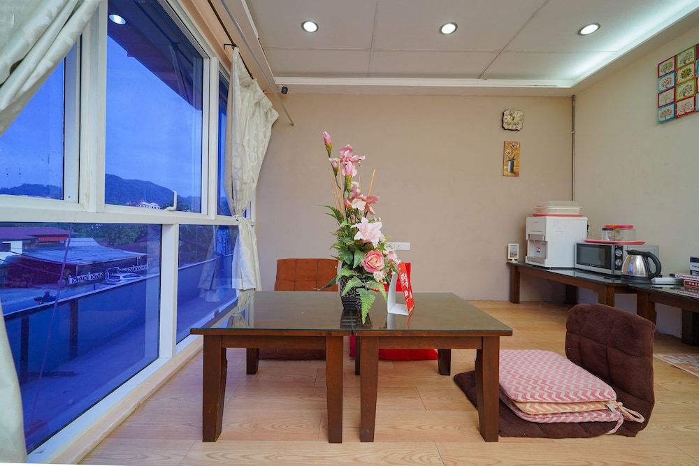 Hotel O V Stay Guesthouse 2