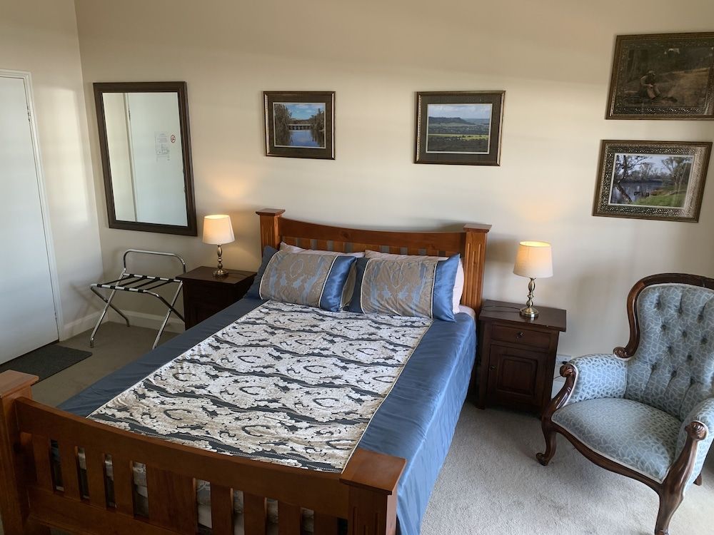 Settlers Hotel York 2