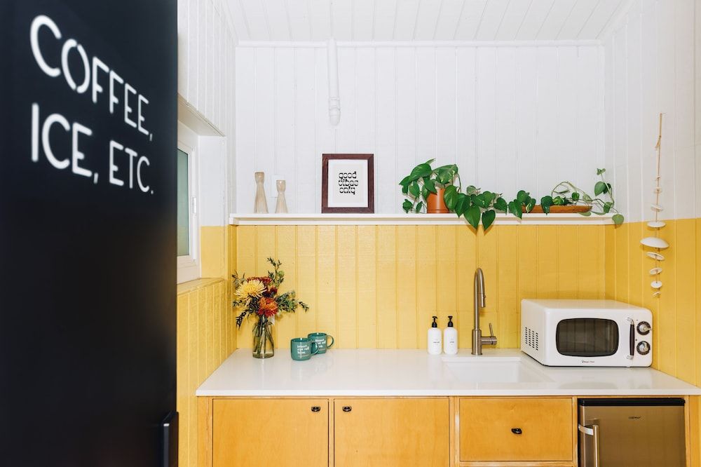 The Green Room Hotel 2