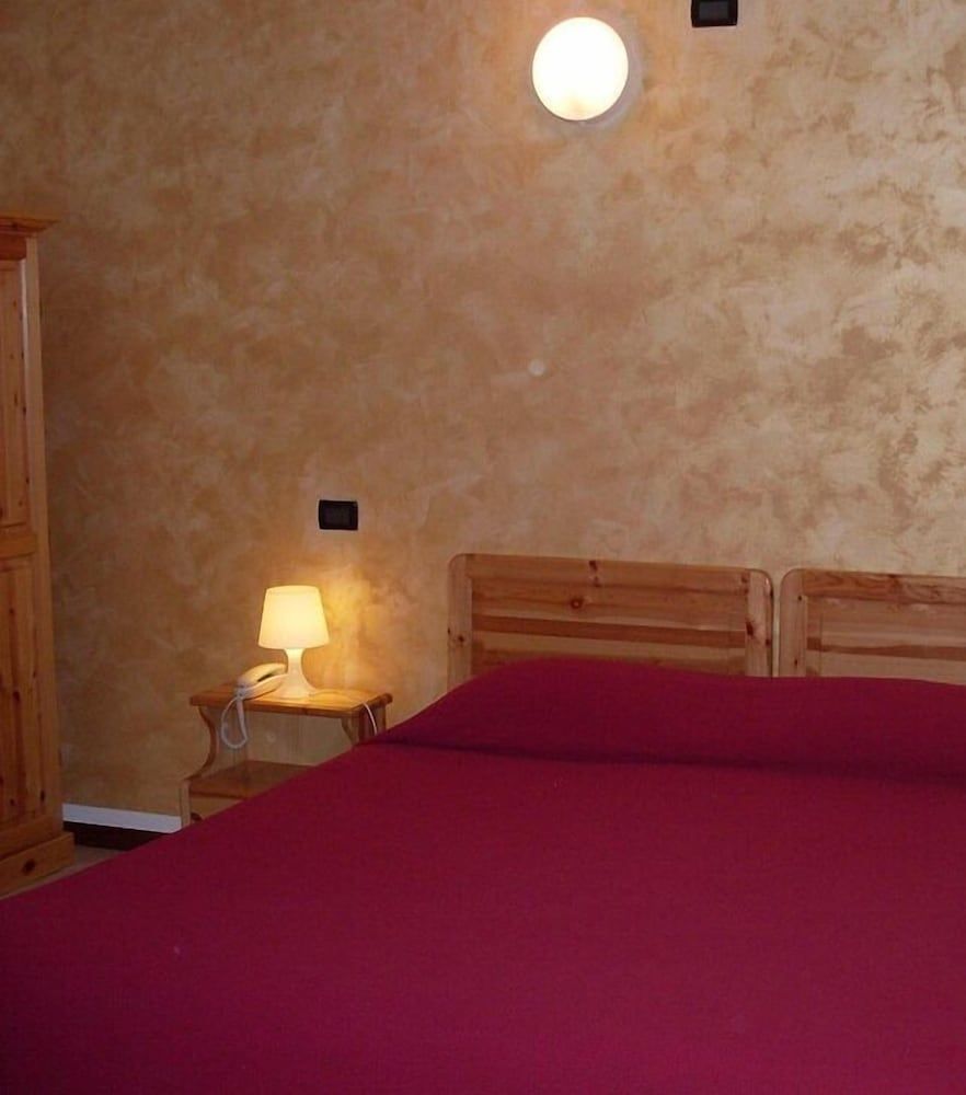 Albergo Quattro Pini 3 estrelas em Pozzolengo