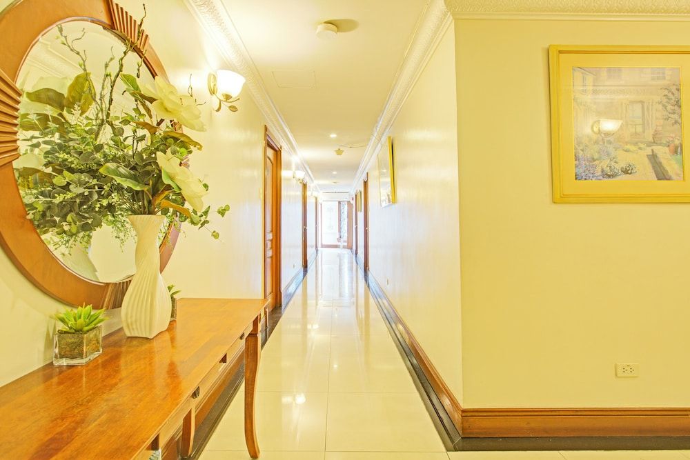 Townhouse OAK Makati Manila Near PNR Pasay Evangelista formerly VIP Suites 2