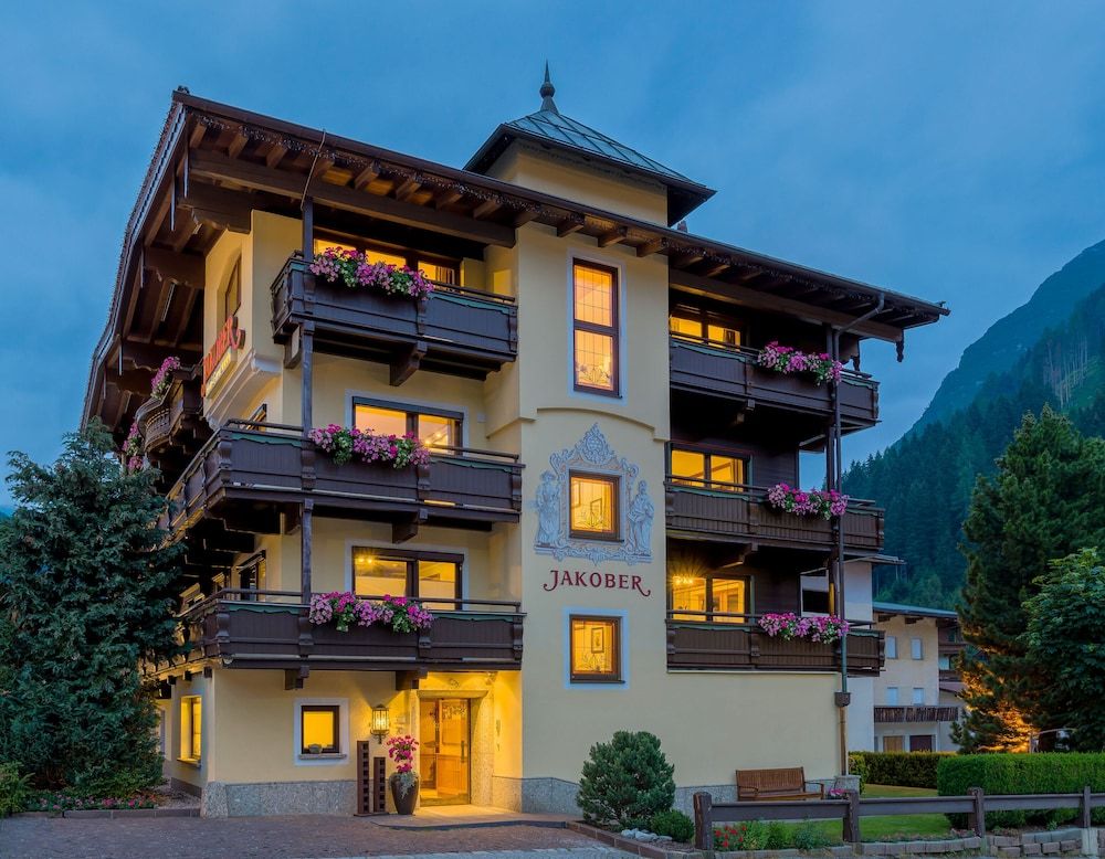 Hotel-Garni Jakober 4 estrelas em Tux