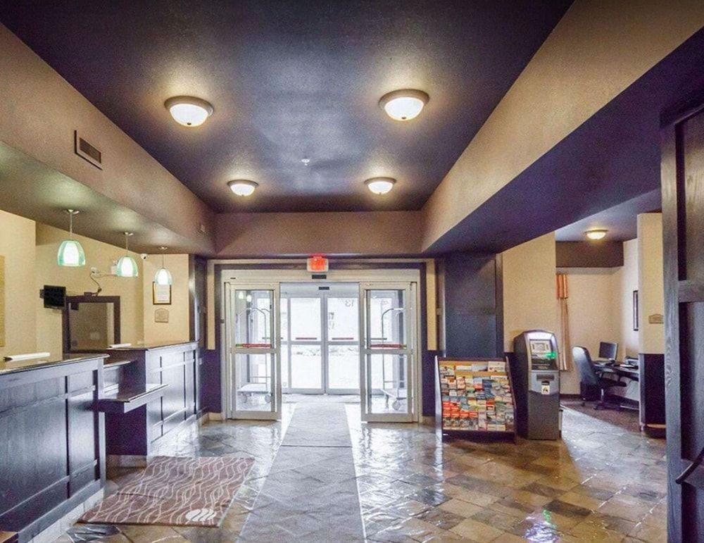 Prairie Moon Inn Sylvan Lake 2