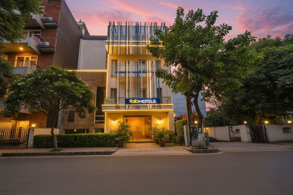 Fabhotel Premium Nest