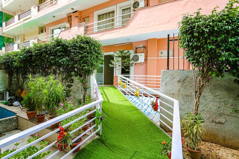 Fabhotel Premium Nest 2