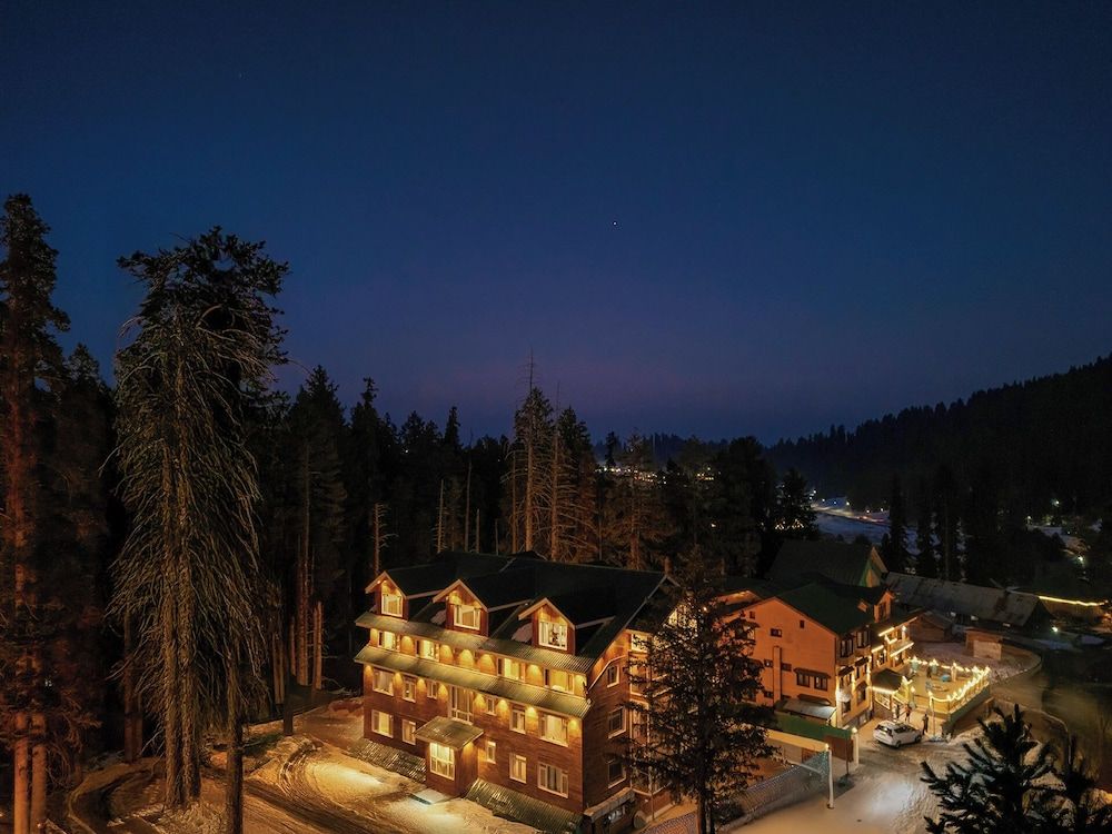 Pine Spring Resort Gulmarg 4 estrelas em Gulmarg
