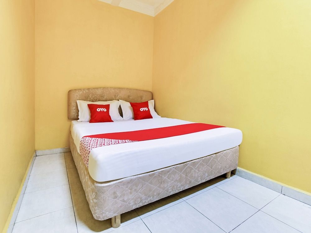 OYO 89406 Lucky Budget Hotel 1