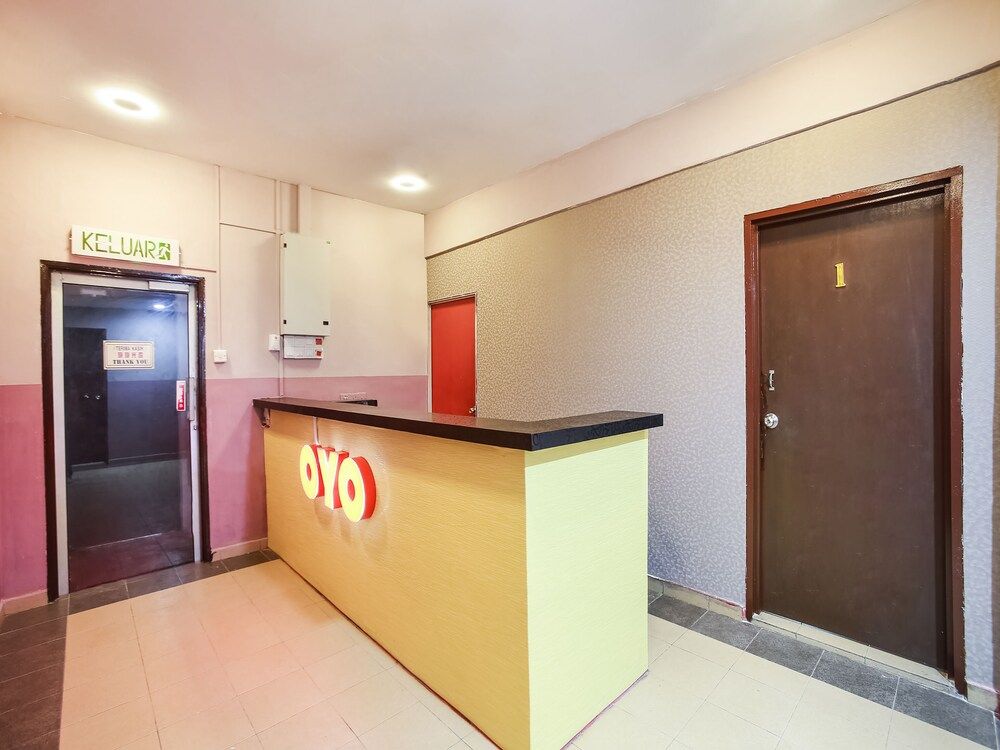 OYO 89585 Hotel Happy Inn 2