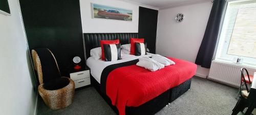 Cadillac Kustomz Guest House 3