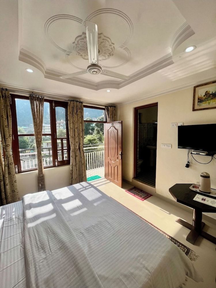 Hotel Anuj Regency 2