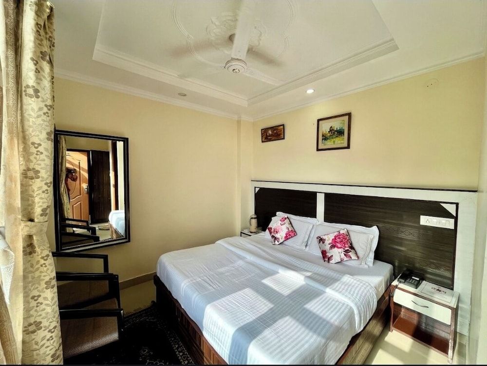 Hotel Anuj Regency 3