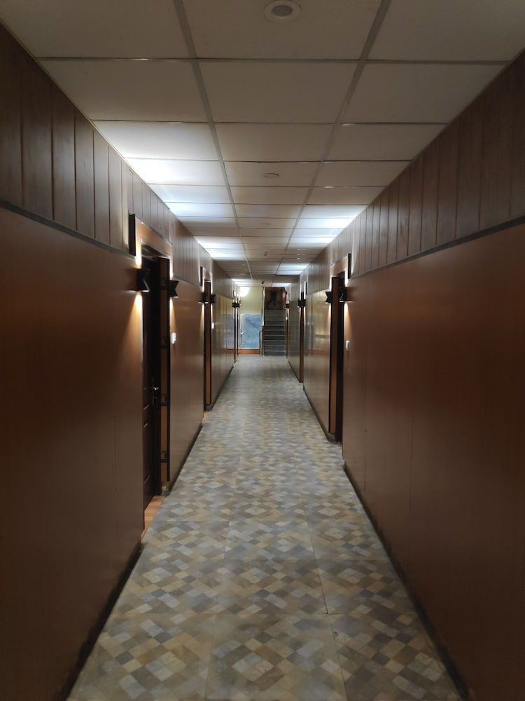 Hotel Chakasha Govindam 3