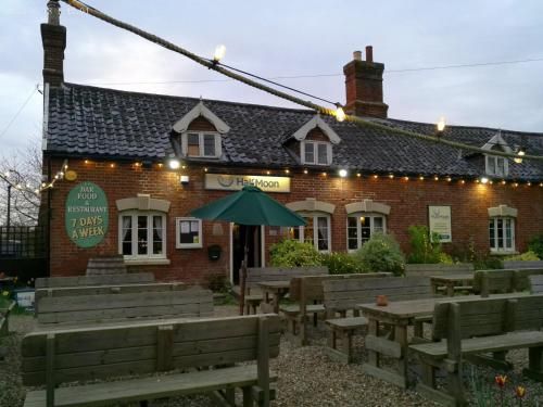 The Half Moon Inn Rushall IP21 4QD 2