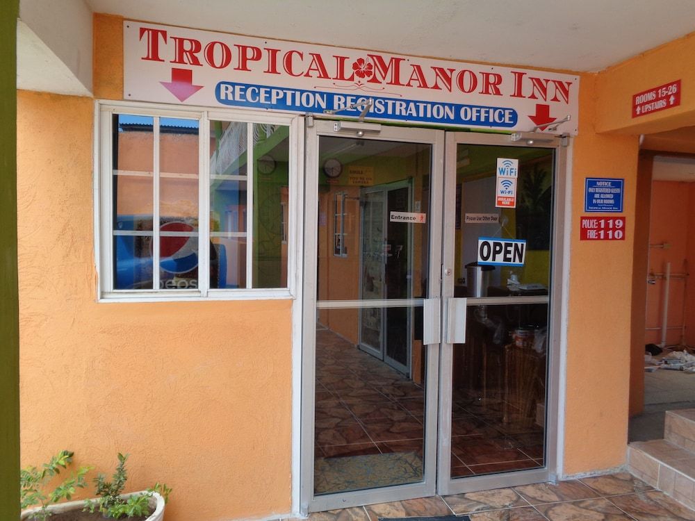 Tropical Manor Inn