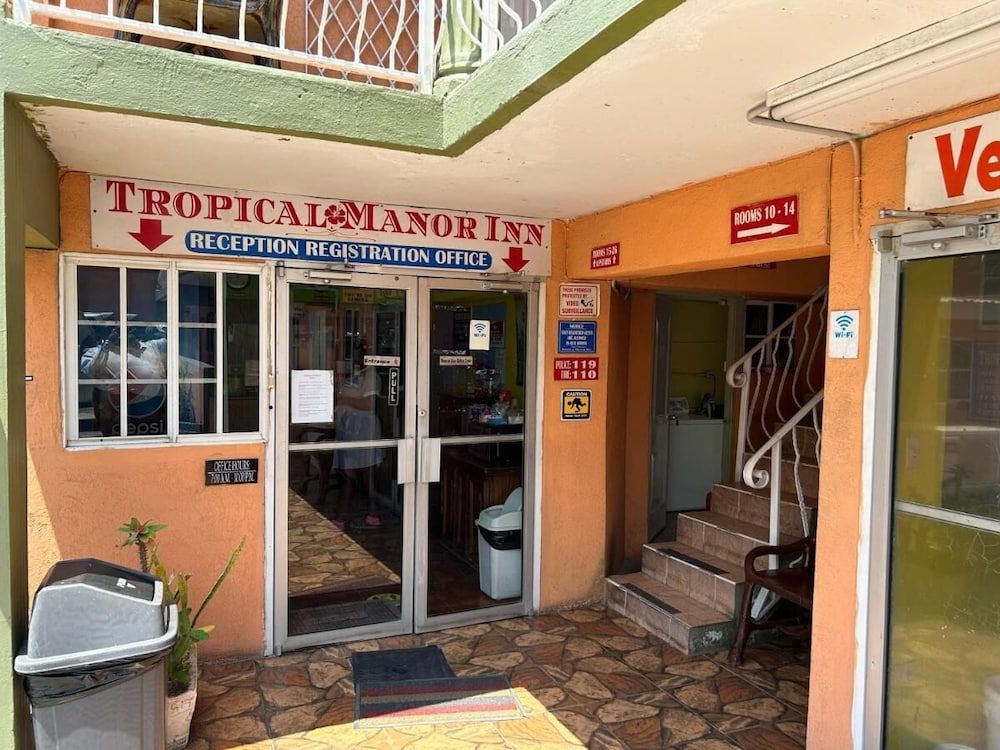 Tropical Manor Inn 2