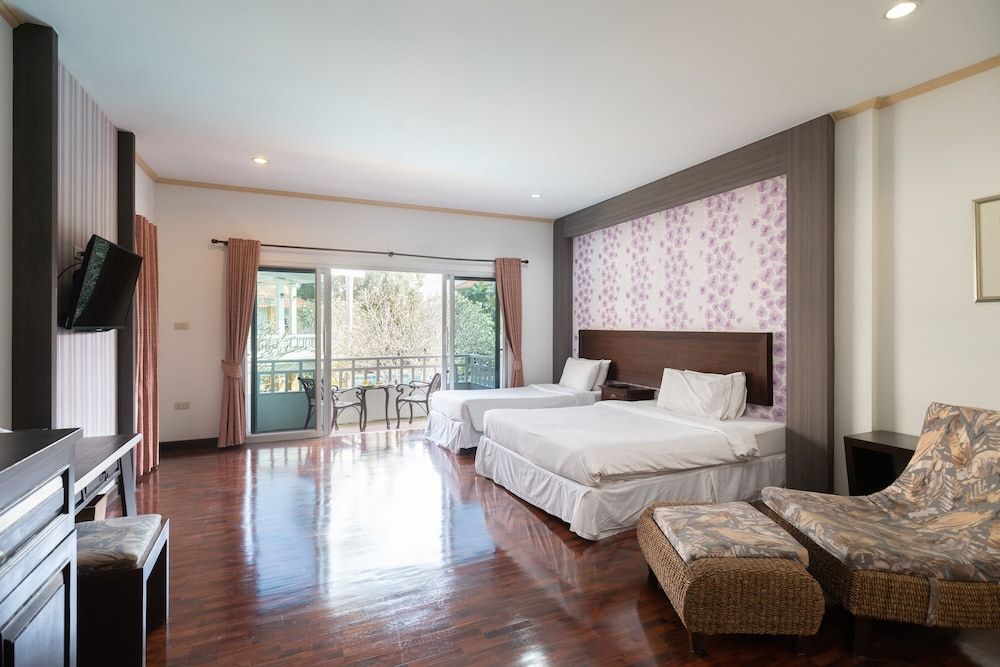 Thara Cholapruek Resort 3