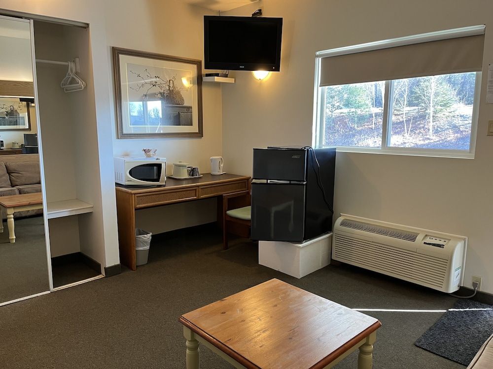 Calabogie Motor Inn 2