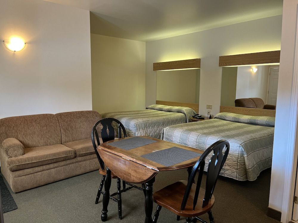 Calabogie Motor Inn 3