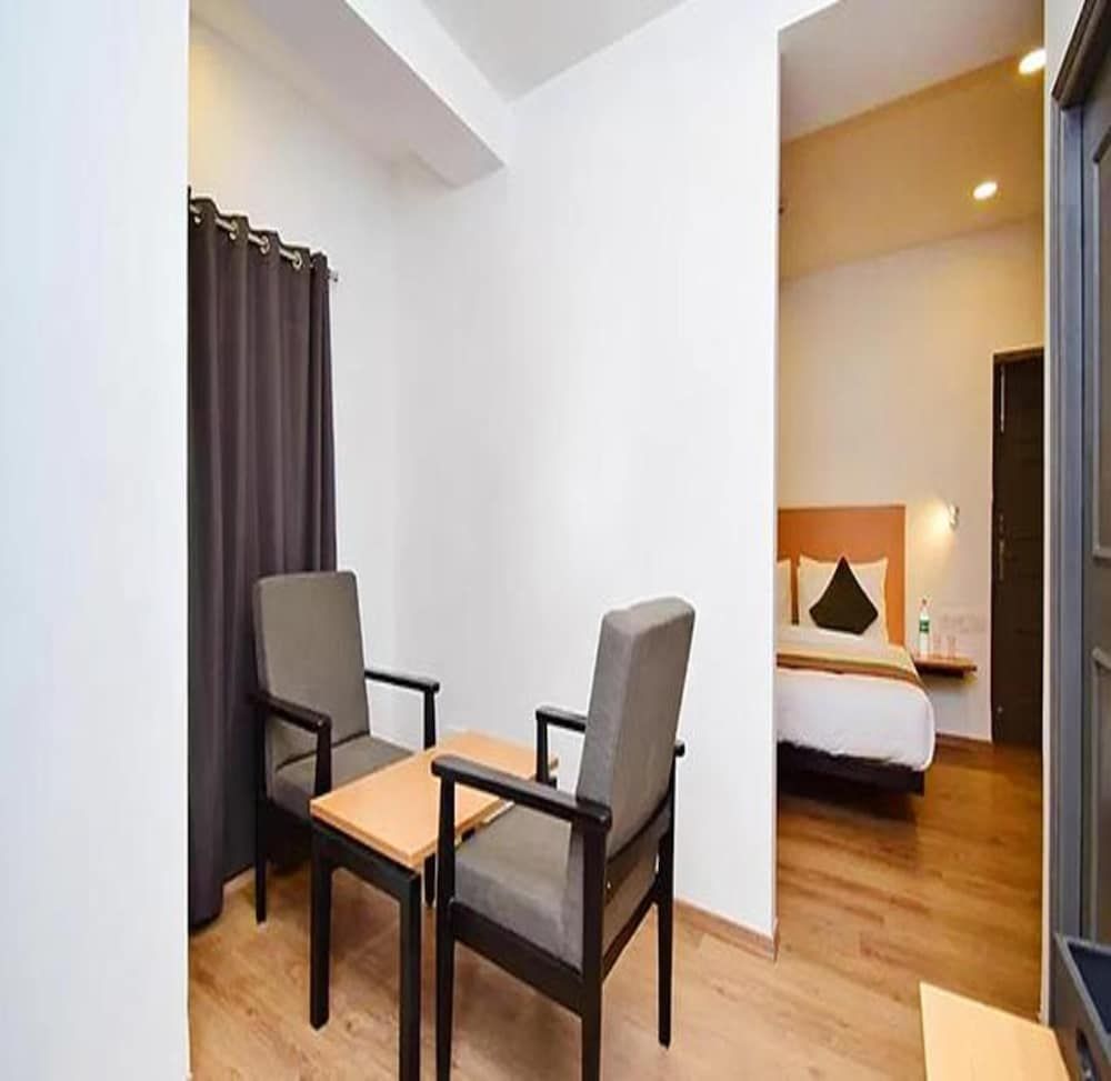 FabHotel Sky I 3
