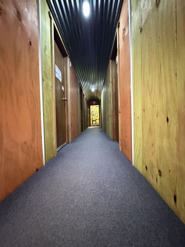 The Crossing Lodge and Backpackers 2