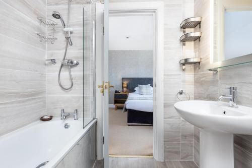 Dornoch Castle Hotel 2