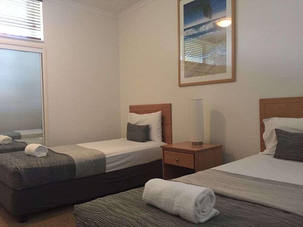 Endless Summer Resort 3