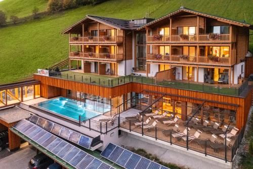 Berghotel Hauserbauer 1
