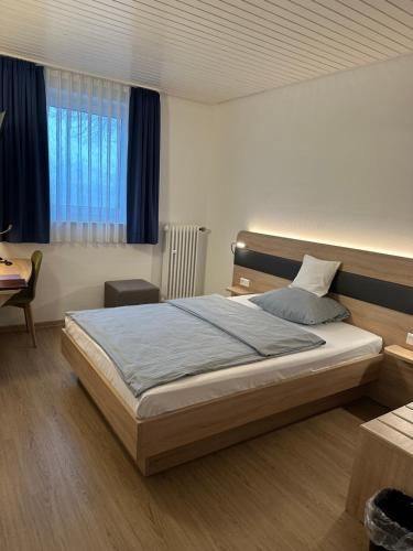 Hotel Am Vogelsanger Weg 3