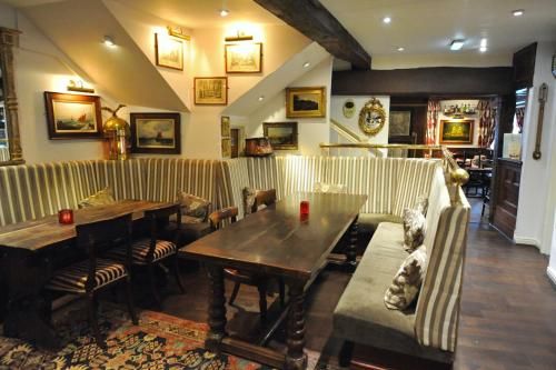 The Greyhound Coaching Inn 2
