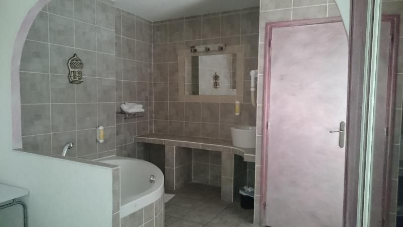 P'tit Dej-HOTEL Martigues Le 5 3