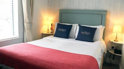 The Blue Haven Hotel 3