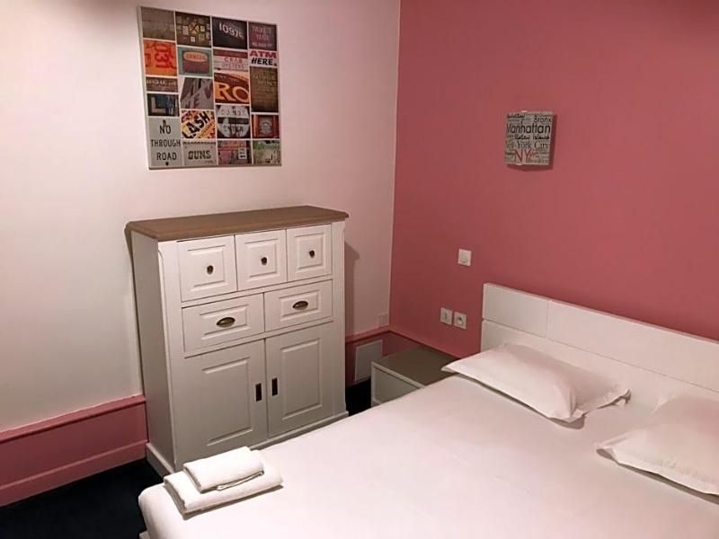 Hotell Couleurs Sud 3 estrelas em Charleville-Mézières