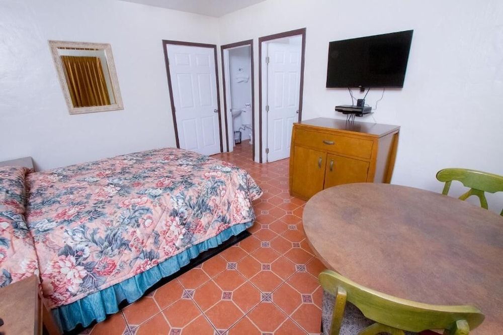 Mission Bell Motel 3