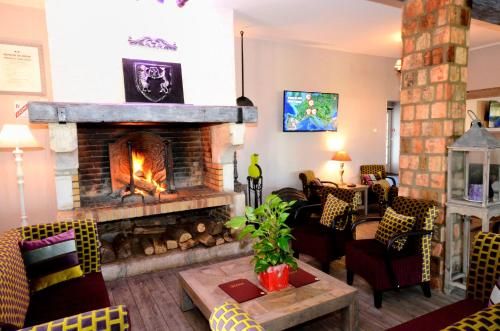 Logis Hôtel Les Nymphéas 2 estrelas em Rolleboise