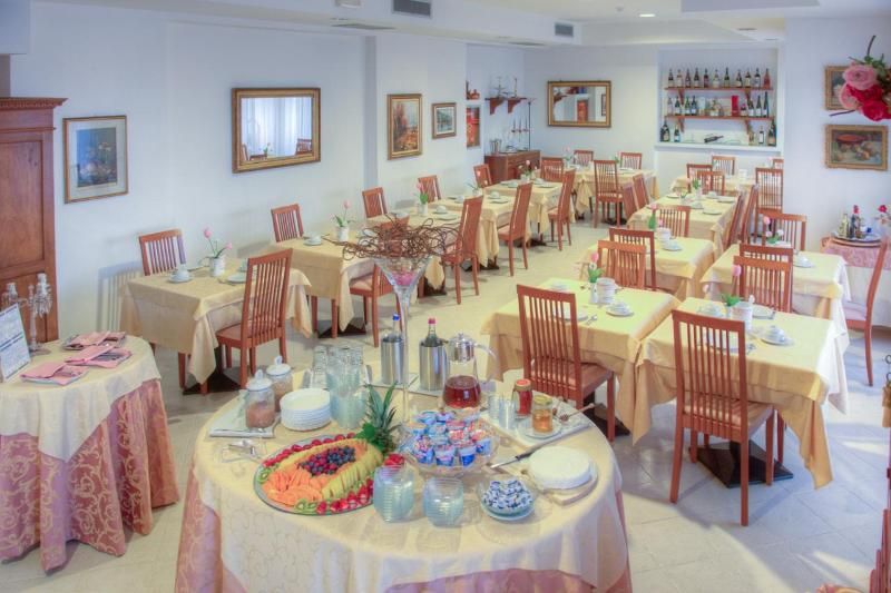 Noris 3 estrelas em Finale Ligure