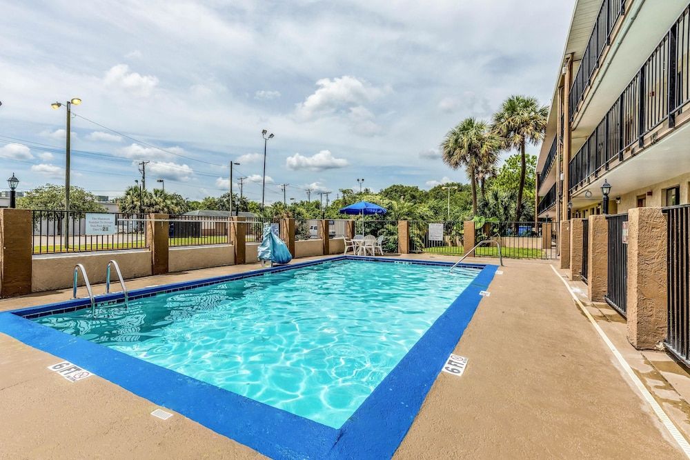 Rodeway Inn Fairgrounds - Casino 2 estrelas em Tampa