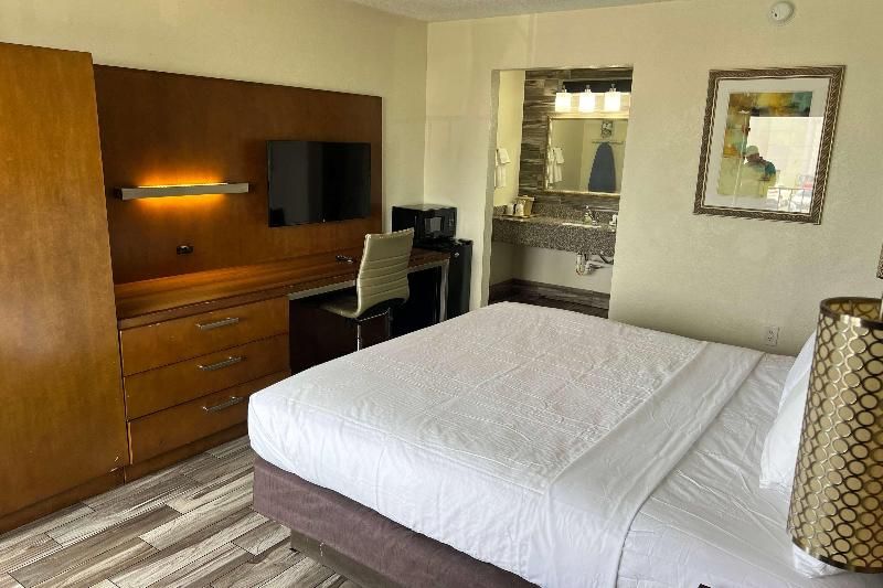 Baymont by Wyndham Orlando Downtown 3