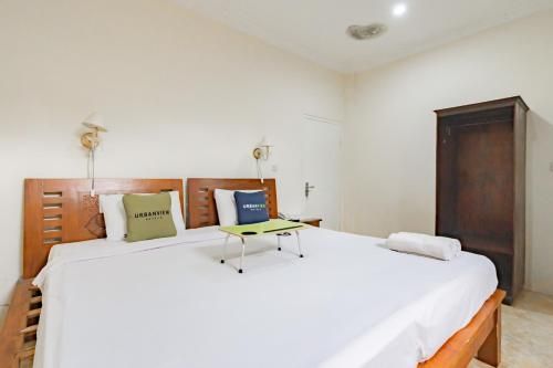 Urbanview Hotel Mon Bel Cibodas by RedDoorz 3 estrellas en Cianjur