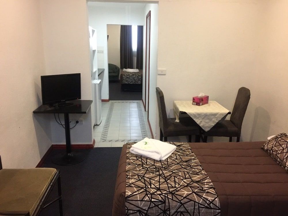 The Esplanade Motel 3