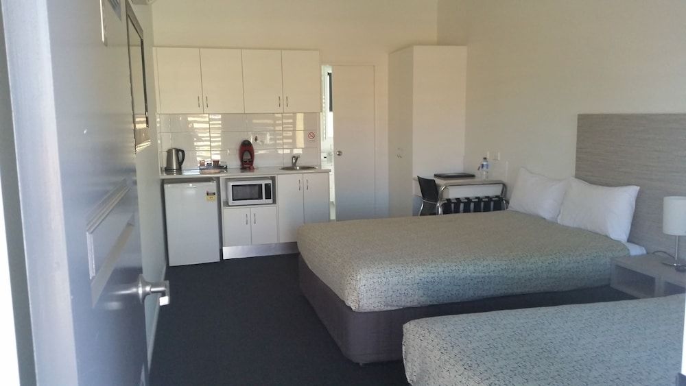 Emerald Park Motel 3