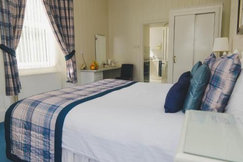 Sunninghill Hotel 3
