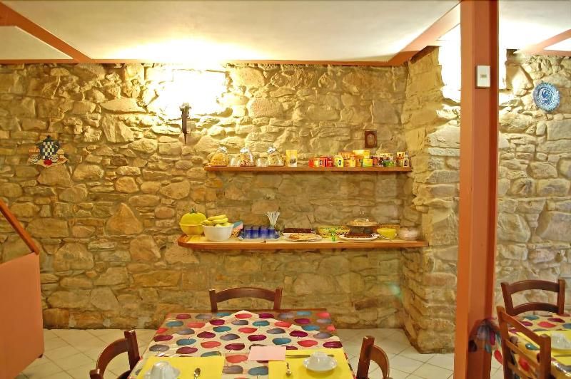 Madonna Del Poggio 1